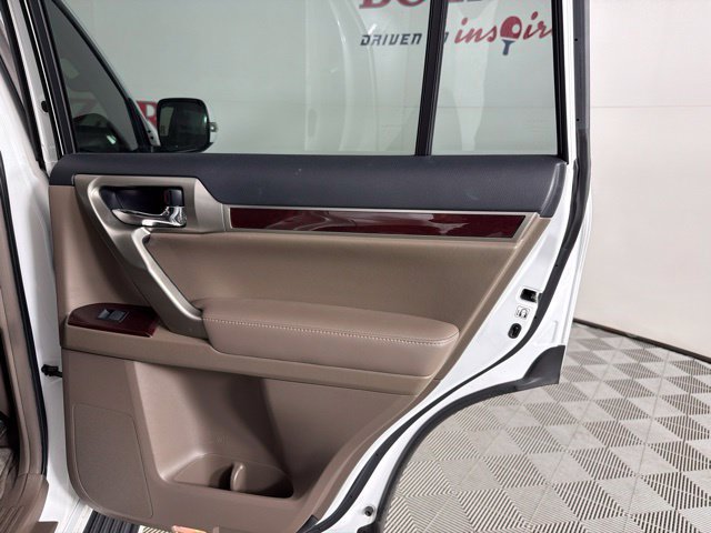 Used 2017 Lexus GX 460 AWD/4WD image 39