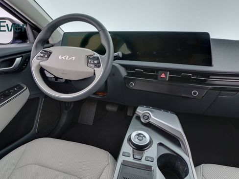 Used 2024 Kia EV6 Wind RWD image 25