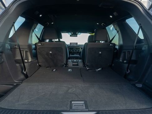 Used 2025 Honda Pilot Sport image 19