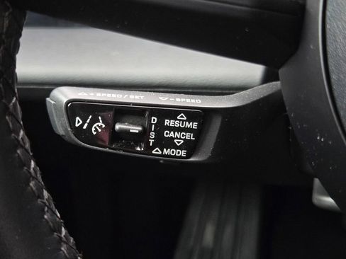 Used 2023 Porsche Taycan w/ Premium Package image 35