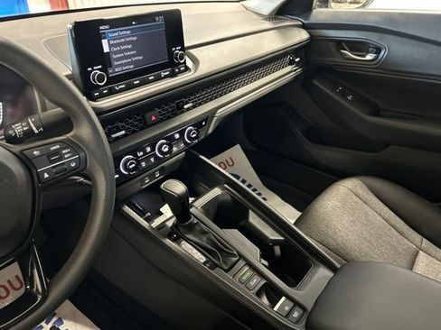 Certified 2025 Honda Accord SE image 28