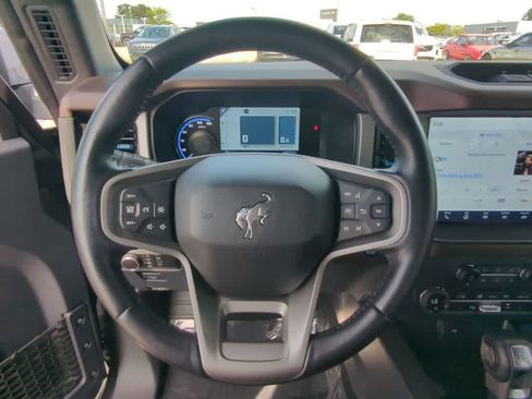 Used 2023 Ford Bronco Outer Banks w/ Sasquatch Package AWD/4WD image 21