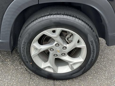Used 2024 Chevrolet Trax LS w/ LS Convenience Package FWD image 10