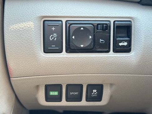 Used 2016 Nissan Sentra SV w/ Style Package FWD image 25
