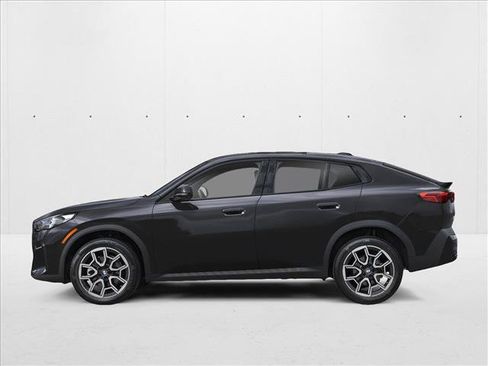 New 2026 BMW X2 xDrive28i w/ Technology Package AWD/4WD image 3