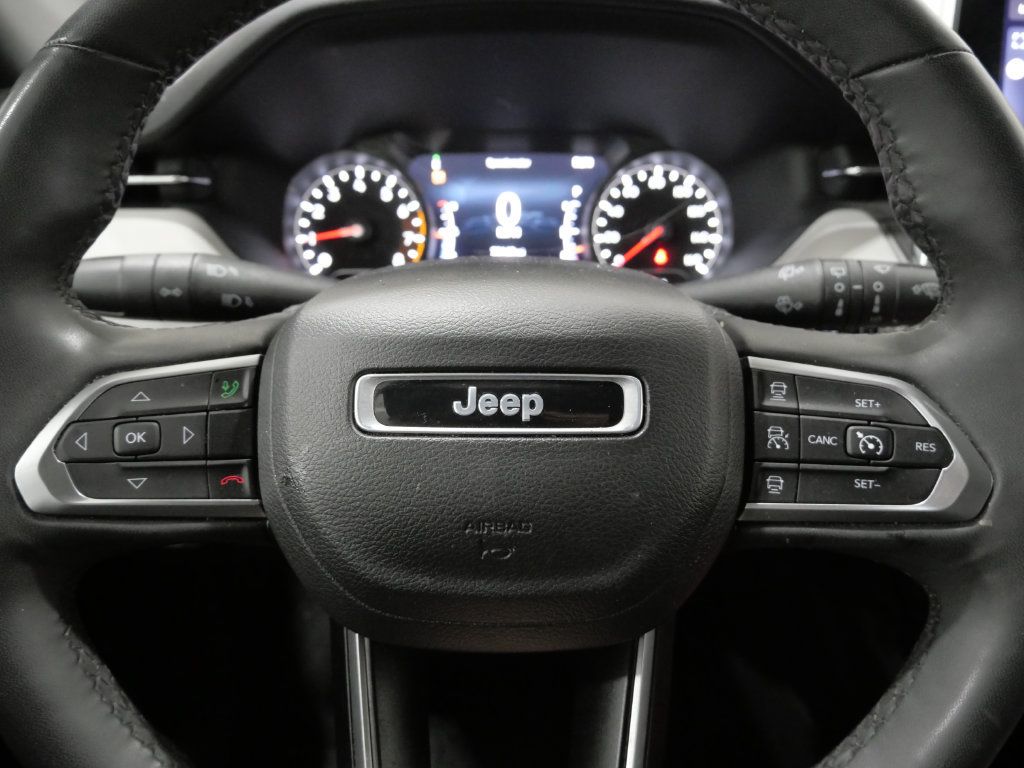 Used 2023 Jeep Compass Limited AWD/4WD image 16