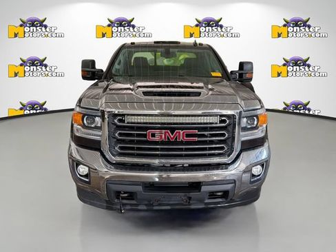 Used 2018 GMC Sierra 2500 SLE w/ SLE Preferred Package AWD/4WD image 2