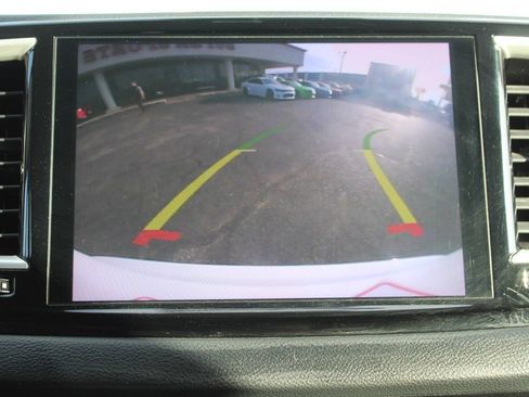 Used 2023 Chrysler Pacifica Touring-L FWD image 22