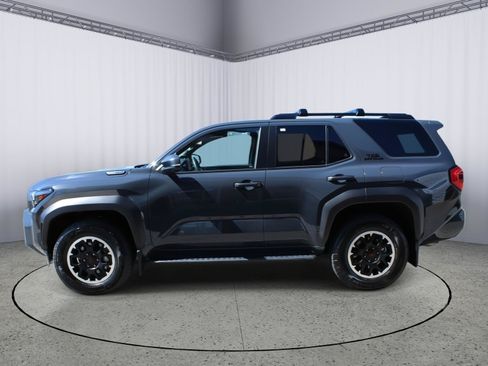 Used 2025 Toyota 4Runner TRD Off-Road Premium AWD/4WD image 5