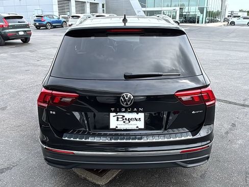 Used 2023 Volkswagen Tiguan SE w/ Panoramic Sunroof Package AWD/4WD image 30