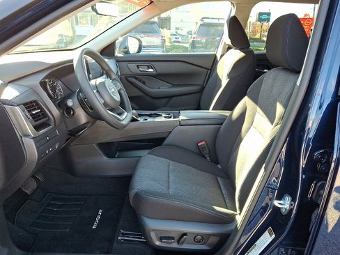 Used 2024 Nissan Rogue SV image 14