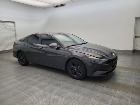 Used 2021 Hyundai Elantra SEL FWD image 11