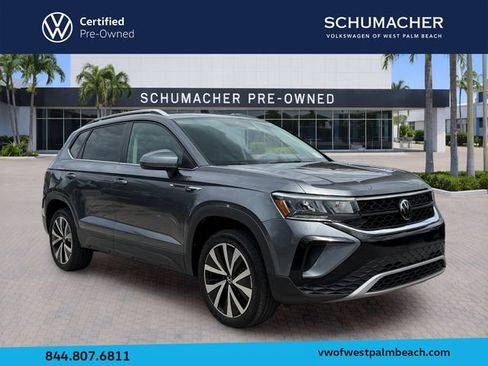 Certified 2024 Volkswagen Taos SE FWD image 1