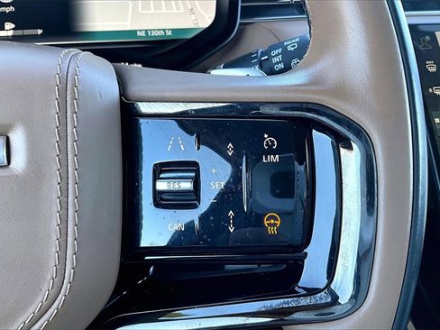 Used 2024 Land Rover Range Rover Sport Dynamic SE image 21