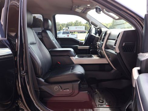 Used 2019 Ford F250 Lariat w/ Lariat Ultimate Package AWD/4WD image 9