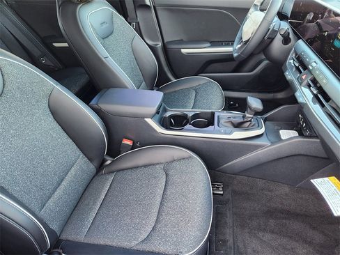 New 2025 Kia K4 GT-Line image 40