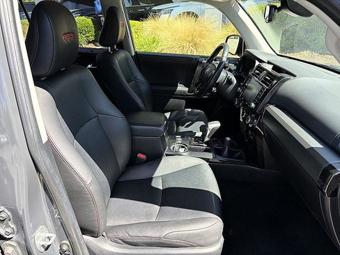 Used 2024 Toyota 4Runner TRD Off-Road Premium AWD/4WD image 19