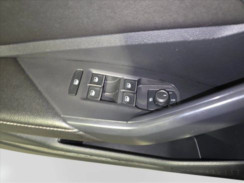 Used 2024 Volkswagen Jetta SE FWD image 27
