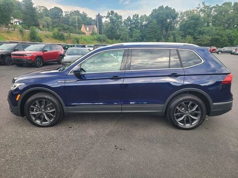 Used 2024 Volkswagen Tiguan SE AWD/4WD image 2