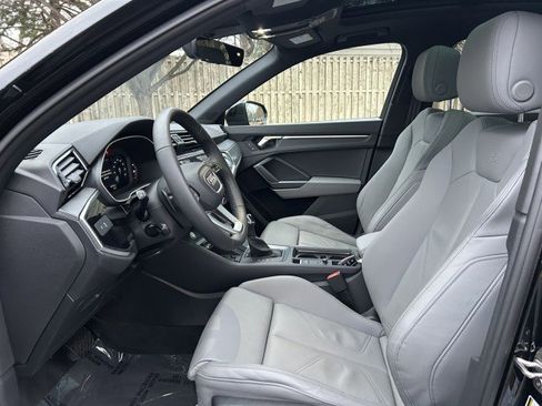 Certified 2025 Audi Q3 2.0T Premium w/ Convenience Package image 18