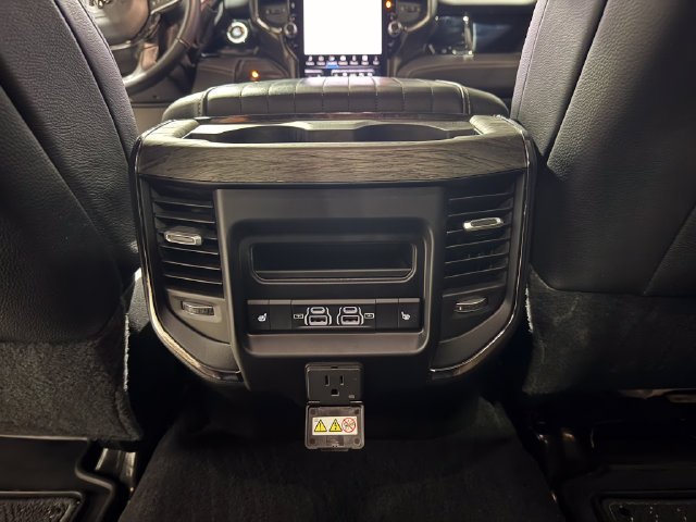 Used 2025 RAM 2500 Limited AWD/4WD image 22