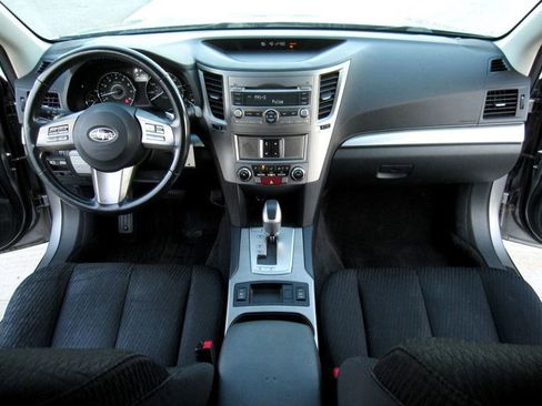 Used 2011 Subaru Outback 2.5i Premium AWD/4WD image 20