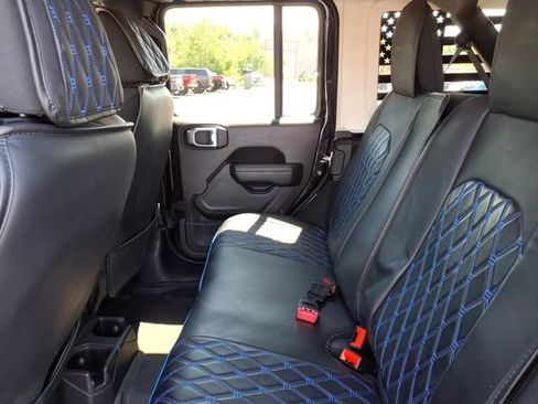 Used 2023 Jeep Wrangler Unlimited Sport AWD/4WD image 5