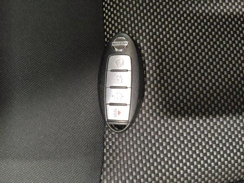 Used 2017 Nissan Pathfinder SV AWD/4WD image 32