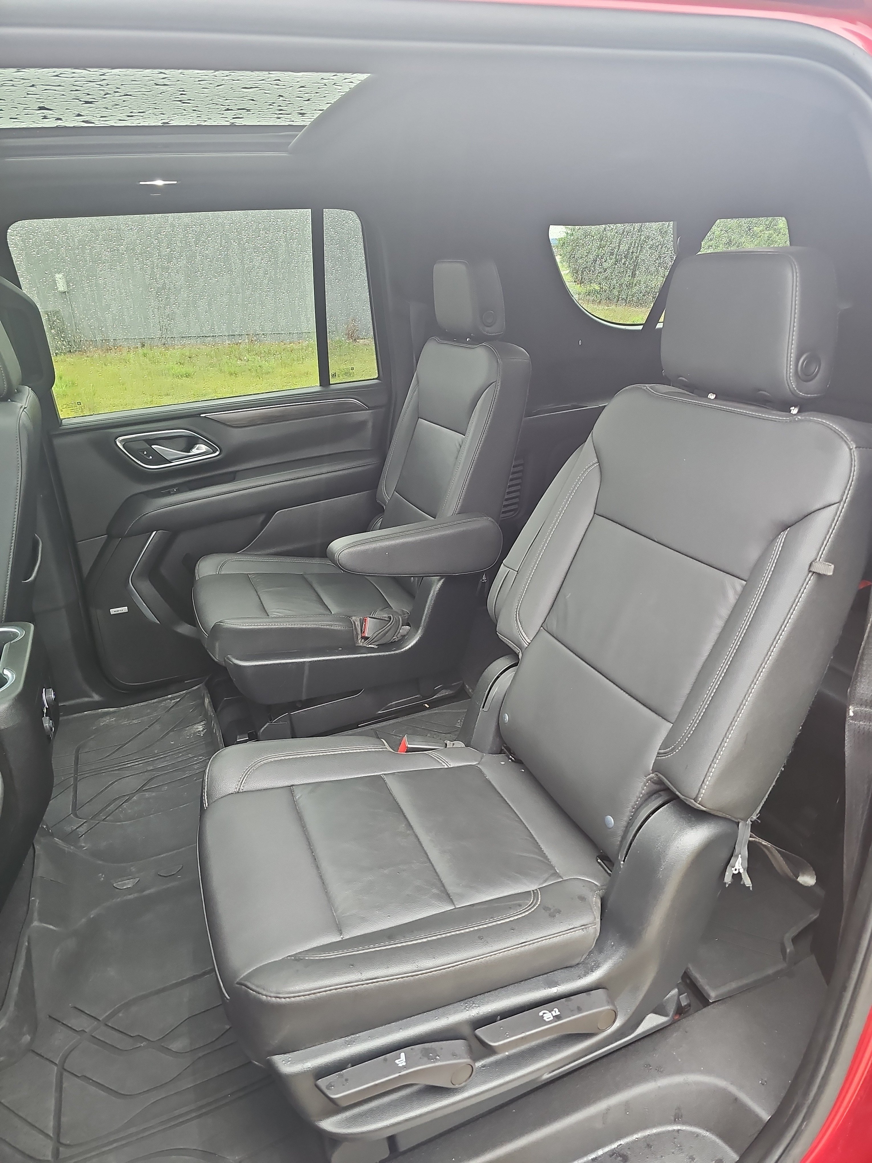 Used 2023 Chevrolet Suburban LT AWD/4WD image 16