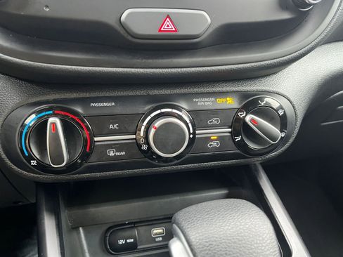 Used 2025 Kia Soul LX w/ LX Technology Package image 23