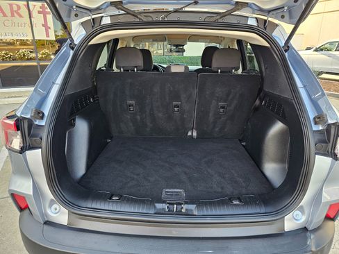 Used 2022 Ford Escape SE image 25