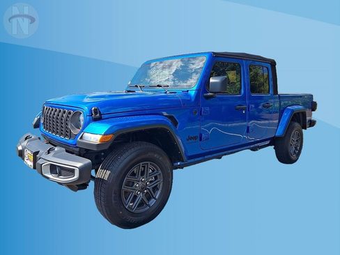 Used 2024 Jeep Gladiator Sport AWD/4WD image 10