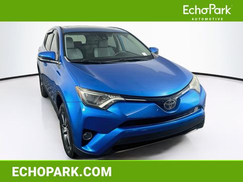 Used 2018 Toyota RAV4 XLE FWD image 1