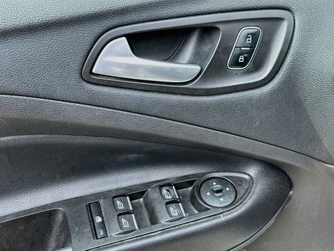 Used 2017 Ford Escape SE w/ SE Leather Comfort Package AWD/4WD image 18