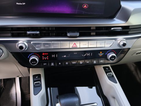 Used 2024 Kia Telluride S w/ S Sunroof Package image 25