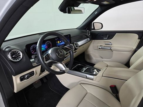 Certified 2025 Mercedes-Benz GLB 250 4MATIC image 13