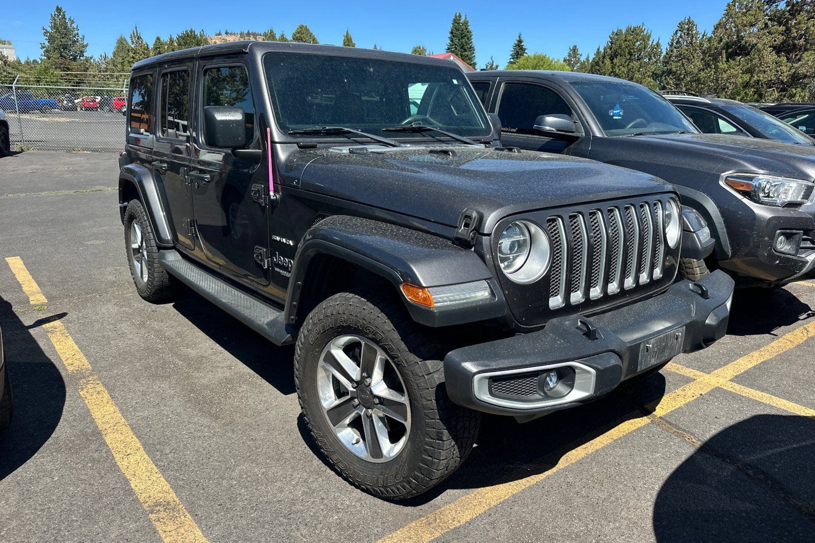 Used 2020 Jeep Wrangler Unlimited Sahara w/ LED Lighting Group AWD/4WD image 2
