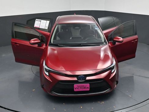 Used 2025 Toyota Corolla LE FWD image 23