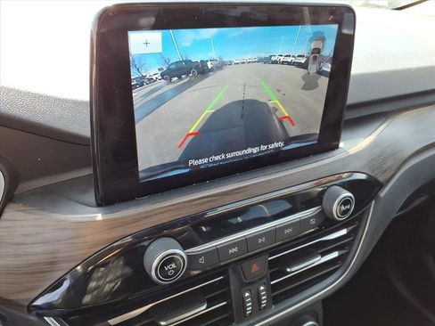 Used 2020 Ford Escape Titanium image 25