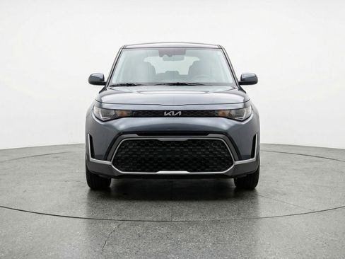 Used 2025 Kia Soul LX w/ LX Technology Package FWD image 2