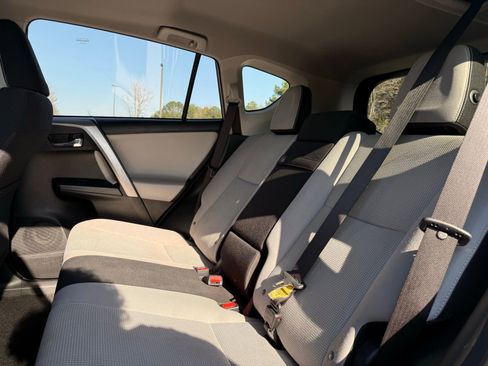 Used 2018 Toyota RAV4 XLE image 28