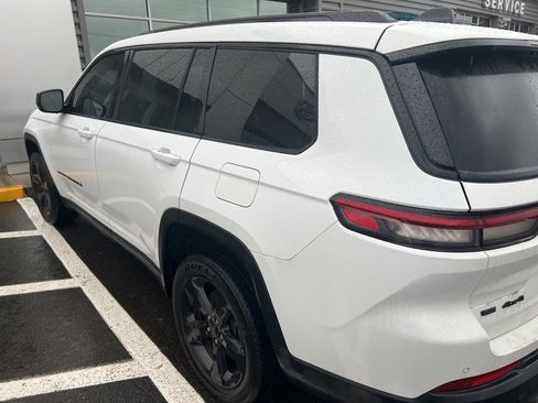 Used 2022 Jeep Grand Cherokee L Laredo image 6