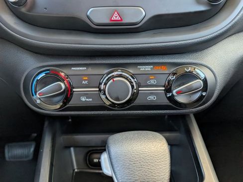 Used 2023 Kia Soul LX image 18