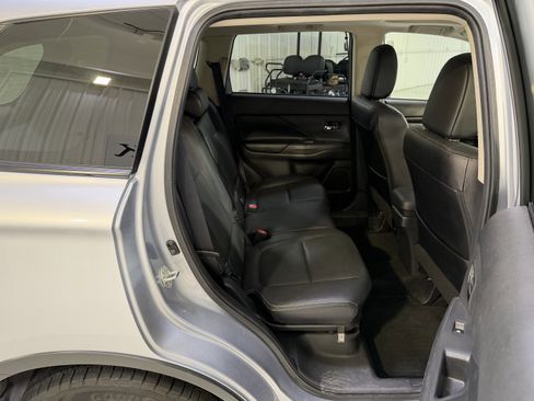 Used 2016 Mitsubishi Outlander SEL image 13