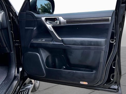 Used 2023 Lexus GX 460 Premium w/ Accessory Package AWD/4WD image 26