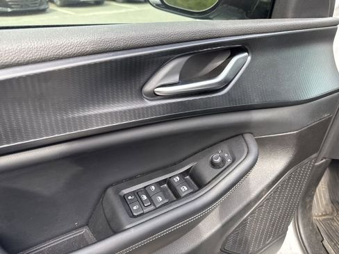 Used 2024 Jeep Grand Cherokee Altitude image 21