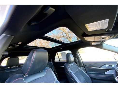 Used 2025 Ford Explorer ST w/ Sun And Sound Package image 24