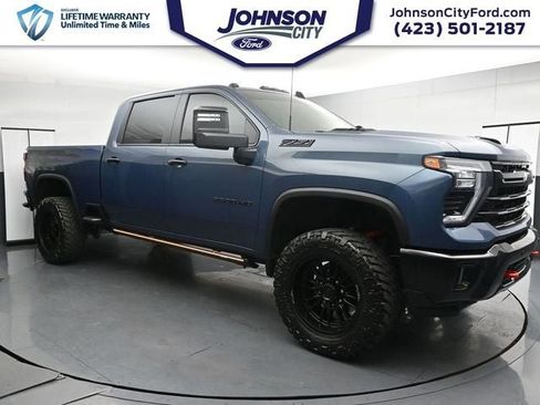 Used 2026 Chevrolet Silverado 2500 LT w/ Trail Boss Package AWD/4WD image 2