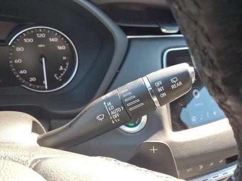 Used 2023 Cadillac XT4 Premium Luxury image 25