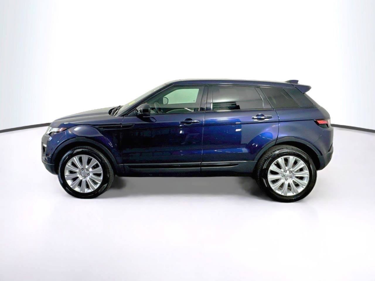 Used 2018 Land Rover Range Rover Evoque SE AWD/4WD image 4
